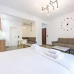 Stylish 1Br Apartment In The Heart Of Koukaki