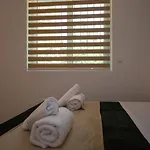Kanari Elegant And Cozy Studios