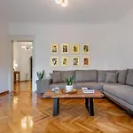Luxury Museum Apartment Athena
