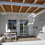 Kalais Sea Vibes, Beachfront Suites - A 10 Minute Drive Away From Naxos Town - Next To The Bus Stop
