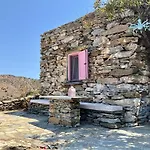 Owl'S Nest/The Pink Cottage