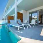 Harmony Crest Resort (Adults Only)