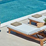 Mykonos Waves Beach House & Suites