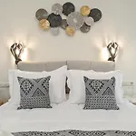 Hermes Luxury Studio Apartment - Naxos Center