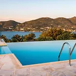 Danae Luxury Apartment