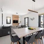 Villa Veta With Private Swimming Pool