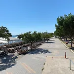 Seafront Apartment Nea Peramos