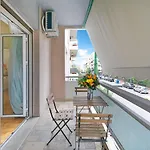 Pagrati Central Apartment