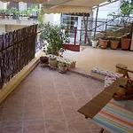 *Central Acropolis* Sleep In An Artist'S Apartment