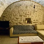Traditional Medieval Holiday House In Kalamoti