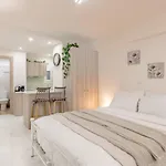 Cute Love-Nest With Patio In The Heart Of Kolonaki