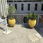 Σουρεαλ Διαμερισμα Δίπλα Στην Πόλη Του Ναυπλίου