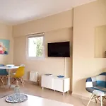 Blue -Spacious 1Bdr Corner Flat/Balcony/View