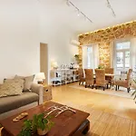 Chloe Boutique Apartments Plaka