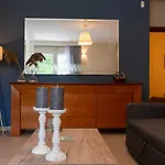Private Garden House In Panorama- Lux Accommodation
