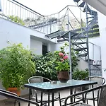 Giorgos House