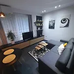 Tsimiski Contemporary Studio 2