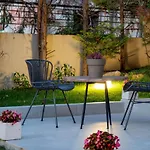 Private Garden House In Panorama- Lux Accommodation
