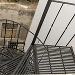 Elizabeth'S Small Apartment