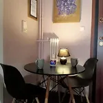 Urban Comfort Apartment.