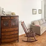 Sunny Calm Apartment In Pedestrian Street