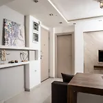 Manou No15 Apartment