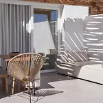 Armony Suites Milos