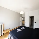Super Modern Minimal Flat Nr Metro & Arch. Museum