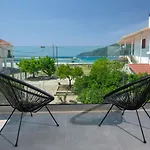 Seascape Villas Vassiliki - Beachfront Villas