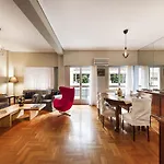 Spacious 3 Bedroom Apt Near Acropolis Museum