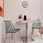 Cute 1Br Apt With Balcony In The Heart Of The City