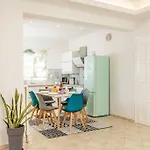5 Star Residence 3Bdr, 2Bth, Roofdeck, Naxos Town