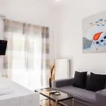 Cozy Apartment Near Stavros Niarchos Park