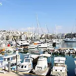 Melma Properties- Artemis Lower Ground Apartment In Front Of The Yacht Marina
