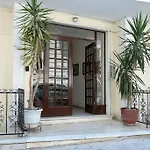 Romantic Apartment With Hot Tub Next To Acropolis