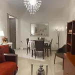 Crimson Suite: 1-Bedroom Apartment In Thessaloniki