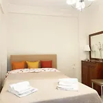 Crimson Suite: 1-Bedroom Apartment In Thessaloniki