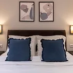 Phaedrus Living City Center Lux Flat Kolonaki