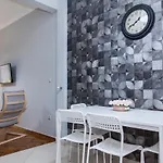 Beautiful New Decorated Apt In Athens