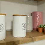 A-11.Cute Renovated 1Bd-5' Metro