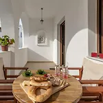 Best Friends & Fam Apt,Town Of Naxos Island,By Naxosvibe