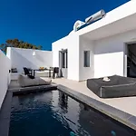 Filoxenia Luxury Villas
