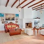 Cycladic Aura - Traditional Holiday Cottage