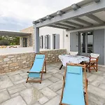 Villa Iremia - Family House With Beach Access