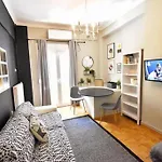 Seven Seconds Away Apartment