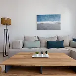 Nice And Spacious Apartment In Paros