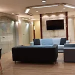 Deluxe Apartment 12Bd 6Bath