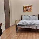 Deluxe Apartment 12Bd 6Bath