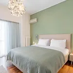 Foothills Of Acropolis-Thissio 3 Bdrm Apartment