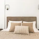 A Bright Nest In The Heart Of Plaka